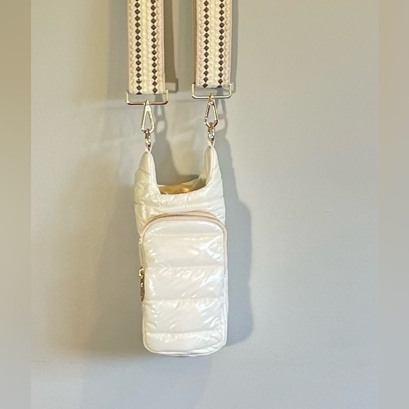 WanderFull Original Hydro Bag crossbody to hold water and phone - Picture 1 of 11